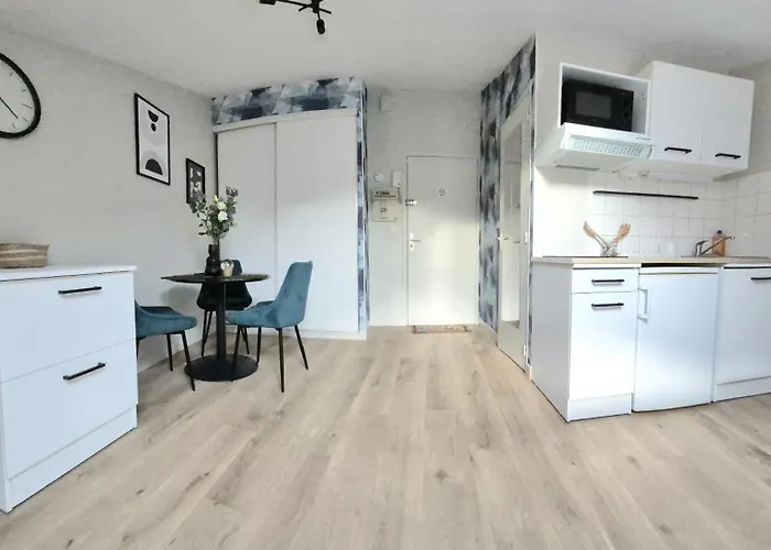 L'aquarelle - Bord Du Clain, Calme, Netflix Poitiers