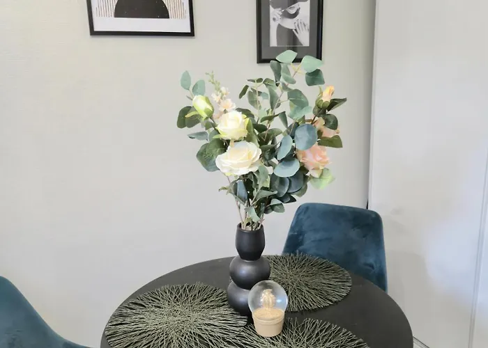 L'aquarelle - Bord Du Clain, Calme, Netflix Poitiers