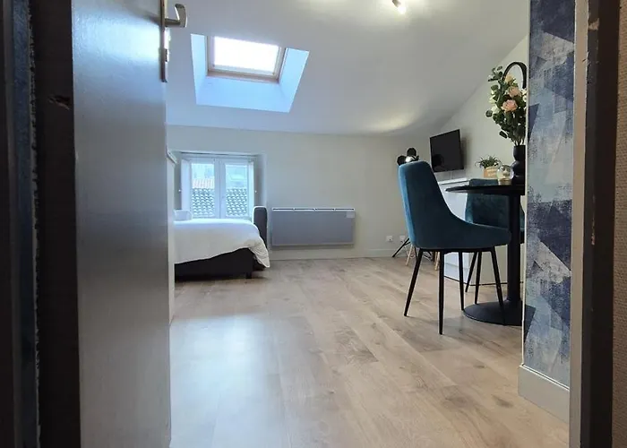 L'aquarelle - Bord Du Clain, Calme, Netflix *